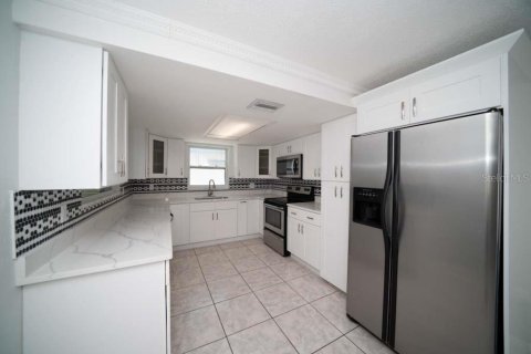 Снять в аренду виллу или дом в Порт-Ричи, Флорида 7 комнат, 143.53м2, № 1886058 - фото 5