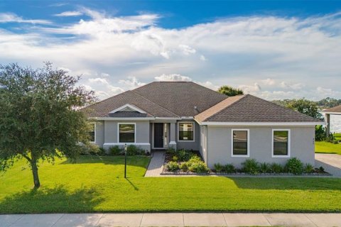 Villa ou maison à vendre à Auburndale, Floride: 5 chambres, 242.66 m2 № 2296396 - photo 2