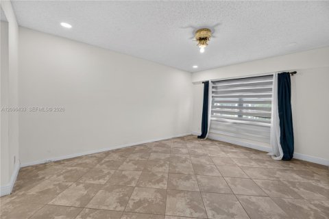 Copropriété à vendre à Pembroke Pines, Floride: 2 chambres, 110.74 m2 № 2393377 - photo 8