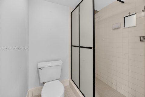 Copropriété à vendre à Pembroke Pines, Floride: 2 chambres, 110.74 m2 № 2393377 - photo 12