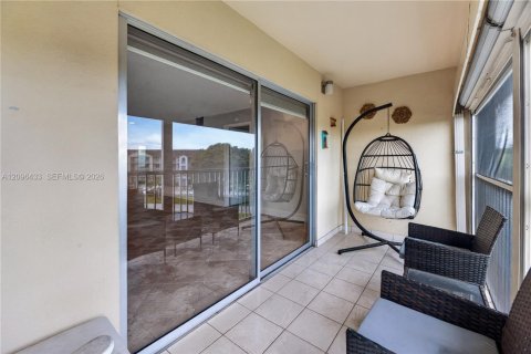 Copropriété à vendre à Pembroke Pines, Floride: 2 chambres, 110.74 m2 № 2393377 - photo 20
