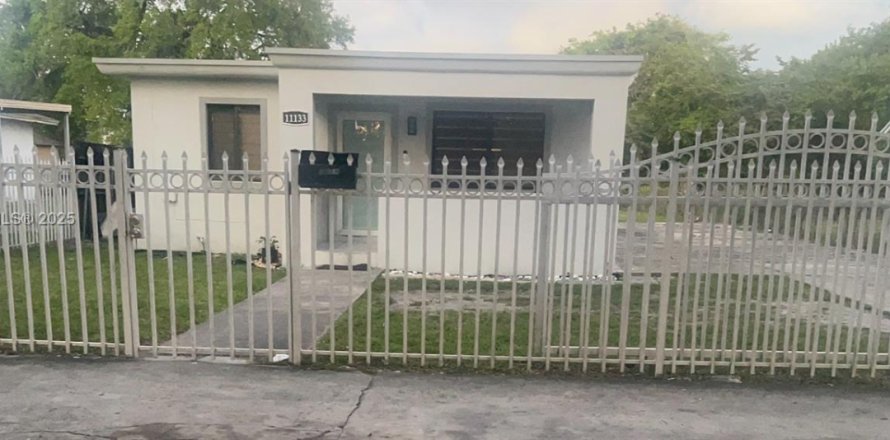 Villa ou maison à Miami, Floride 3 chambres, 88.26 m2 № 1850662