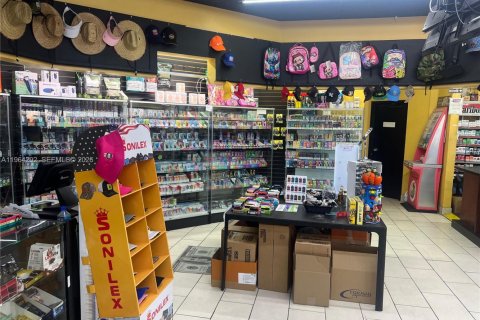 Commercial property in New Port Richey, Florida № 2026757 - photo 11