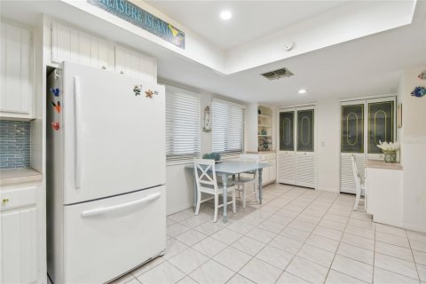 Copropriété à vendre à Treasure Island, Floride: 3 chambres, 188.13 m2 № 1688062 - photo 23