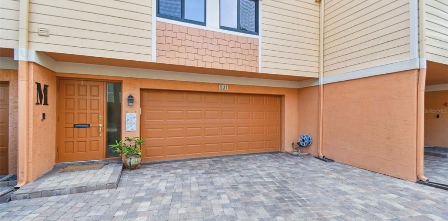 Condo à Treasure Island, Floride, 3 chambres № 1688062