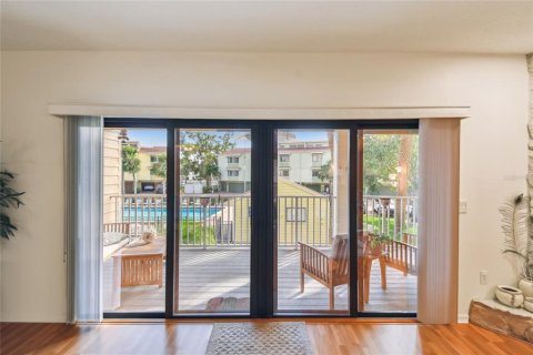 Copropriété à vendre à Treasure Island, Floride: 3 chambres, 188.13 m2 № 1688062 - photo 14