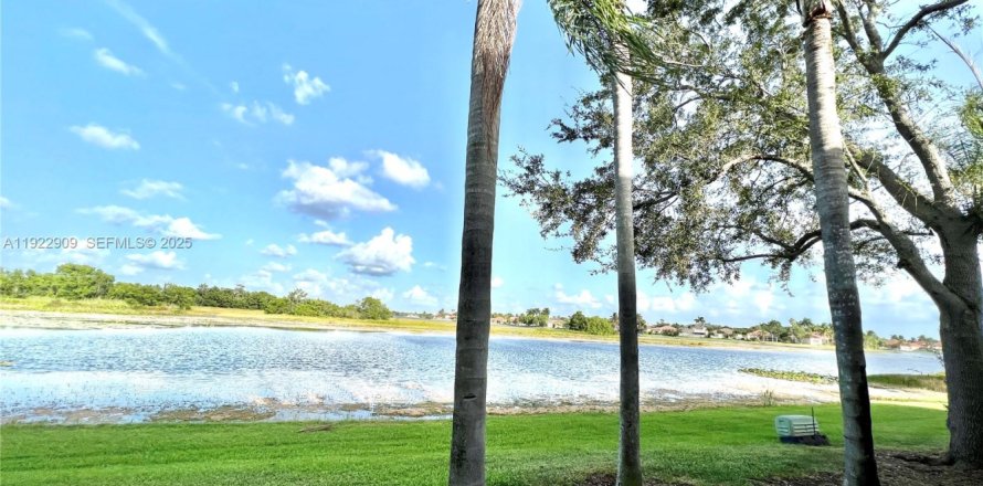 Touwnhouse à Weston, Floride 3 chambres, 136.47 m2 № 1976731