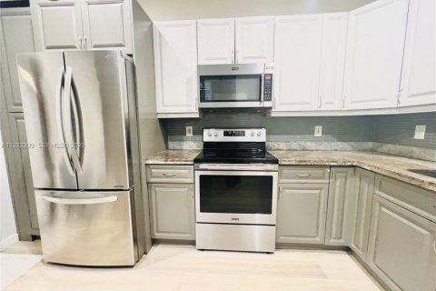 Touwnhouse à louer à Weston, Floride: 3 chambres, 136.47 m2 № 1976731 - photo 11