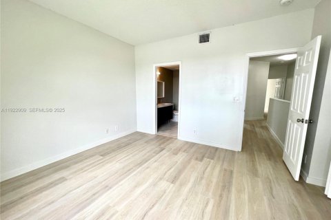 Touwnhouse à louer à Weston, Floride: 3 chambres, 136.47 m2 № 1976731 - photo 15