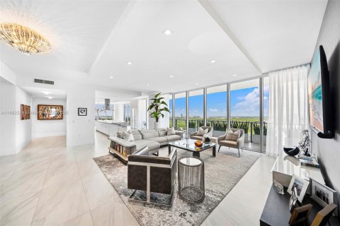 Copropriété à vendre à Sunny Isles Beach, Floride: 4 chambres, 361.85 m2 № 1875696 - photo 1