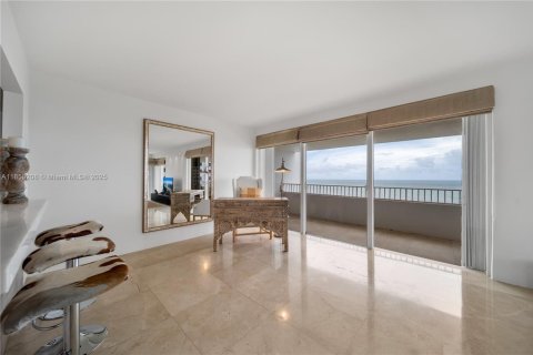 Condo in Key Biscayne, Florida, 3 bedrooms  № 2013334