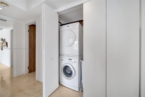 Condo in Key Biscayne, Florida, 3 bedrooms  № 2013334 - photo 27