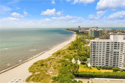 Condo in Key Biscayne, Florida, 3 bedrooms  № 2013334 - photo 29