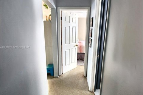 Villa ou maison à vendre à Hollywood, Floride: 2 chambres, 101.08 m2 № 2051819 - photo 16