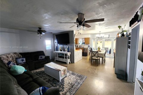 Villa ou maison à vendre à Hollywood, Floride: 2 chambres, 101.08 m2 № 2051819 - photo 8