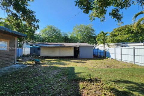 Villa ou maison à vendre à Hollywood, Floride: 2 chambres, 101.08 m2 № 2051819 - photo 24