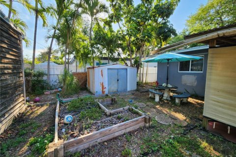 Villa ou maison à vendre à Hollywood, Floride: 2 chambres, 101.08 m2 № 2051819 - photo 27