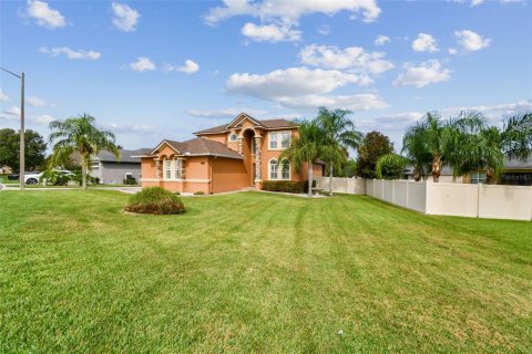 House in Lakeland, Florida 4 bedrooms, 258.73 sq.m. № 1912079 - photo 3