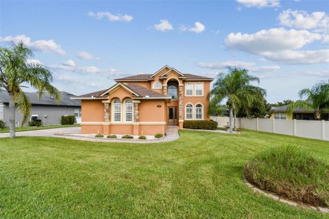 House in Lakeland, Florida 4 bedrooms, 258.73 sq.m. № 1912079 - photo 2