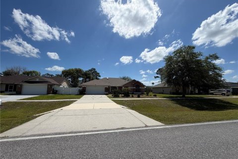 House in Orlando, Florida 3 bedrooms, 218.97 sq.m. № 2097739 - photo 2