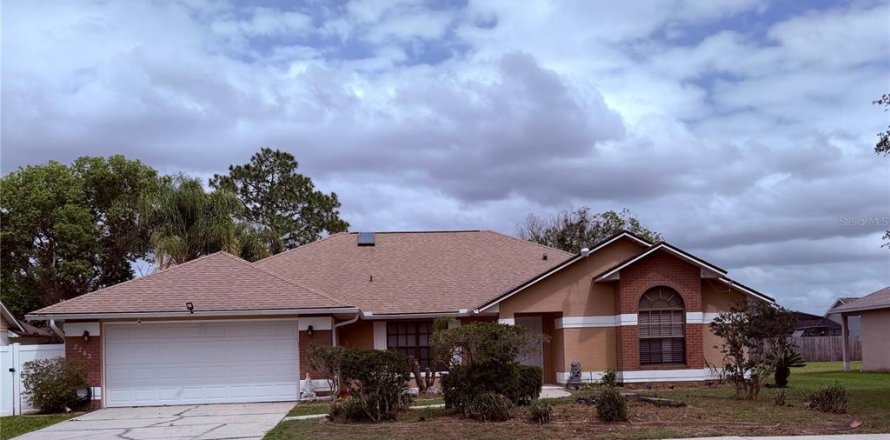 House in Orlando, Florida 3 bedrooms, 218.97 sq.m. № 2097739