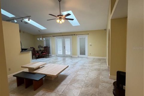 House in Orlando, Florida 3 bedrooms, 218.97 sq.m. № 2097739 - photo 5