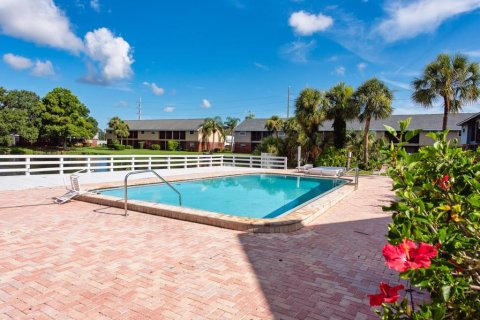 Copropriété à vendre à Largo, Floride: 1 chambre, 79.52 m2 № 1820863 - photo 2