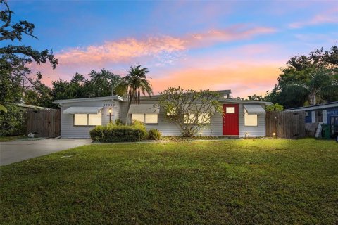 House in Largo, Florida 3 bedrooms, 104.89 sq.m. № 2310422