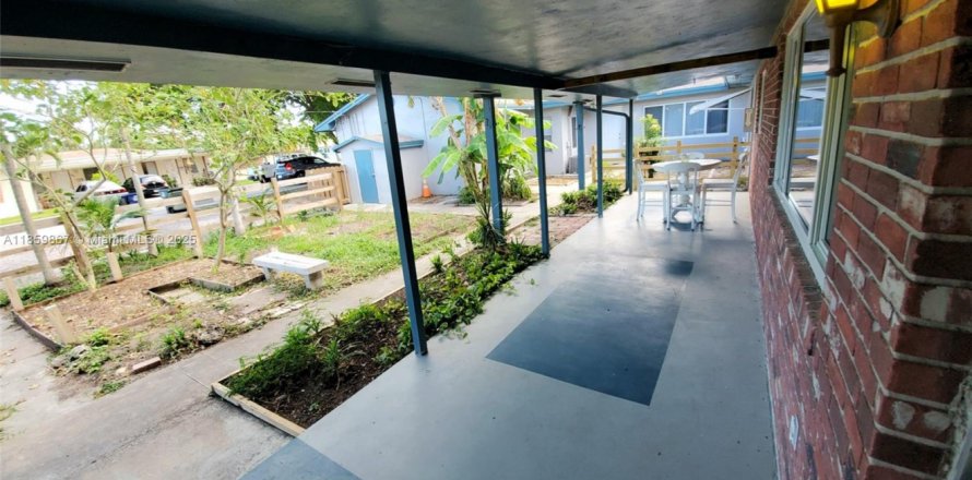 Apartamento en Hallandale Beach, Florida 3 dormitorios, 273.23 m2 № 1888335