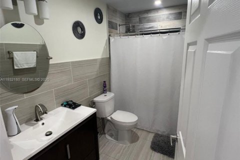 Casa en alquiler en Fort Lauderdale, Florida, 4 dormitorios, 120.77 m2 № 1991896 - foto 5