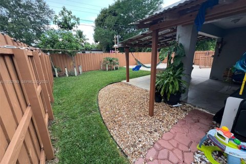 Casa en alquiler en Fort Lauderdale, Florida, 4 dormitorios, 120.77 m2 № 1991896 - foto 7