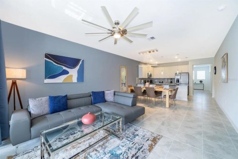 Copropriété à louer à Davenport, Floride: 3 chambres, 166.11 m2 № 2419007 - photo 6