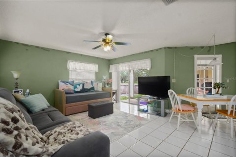 House in Apopka, Florida 3 bedrooms, 279.54 sq.m. № 1363626 - photo 7