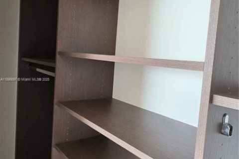 Condominio en alquiler en Sunny Isles Beach, Florida, 1 dormitorio, 65.5 m2 № 1948239 - foto 11