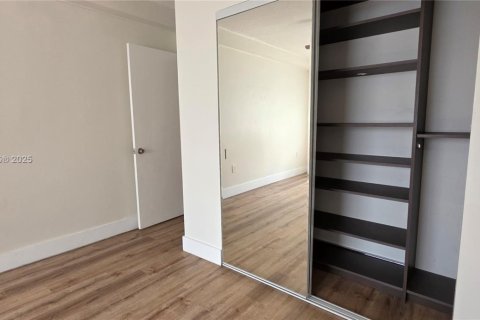 Condominio en alquiler en Sunny Isles Beach, Florida, 1 dormitorio, 65.5 m2 № 1948239 - foto 13