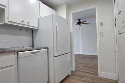 Condominio en alquiler en Sunny Isles Beach, Florida, 1 dormitorio, 65.5 m2 № 1948239 - foto 5