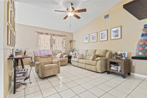 Casa en venta en Miramar, Florida, 3 dormitorios, 134.89 m2 № 2056665 - foto 11