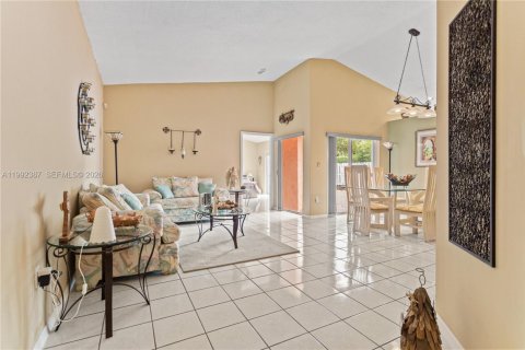 Casa en venta en Miramar, Florida, 3 dormitorios, 134.89 m2 № 2056665 - foto 3