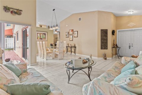 Casa en venta en Miramar, Florida, 3 dormitorios, 134.89 m2 № 2056665 - foto 4