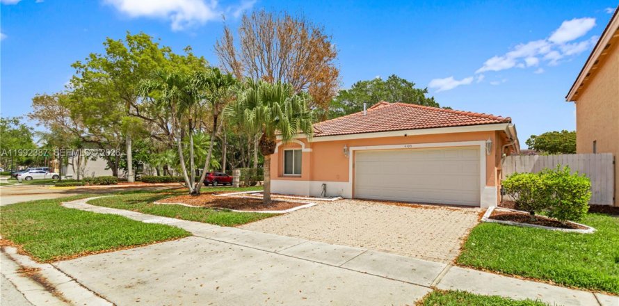 Casa en Miramar, Florida 3 dormitorios, 134.89 m2 № 2056665