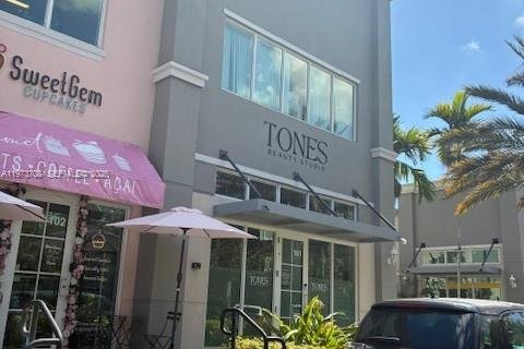 Commercial property in Miramar, Florida № 2033339 - photo 2