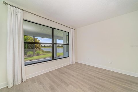 House in Bradenton, Florida 2 bedrooms, 172.05 sq.m. № 2238953 - photo 7