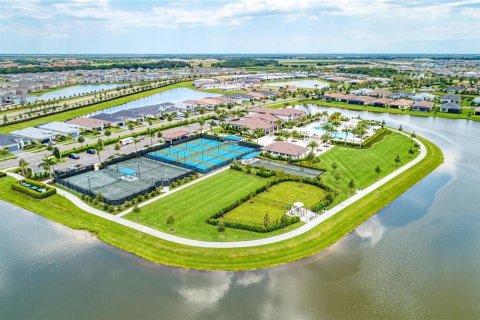 House in Bradenton, Florida 2 bedrooms, 172.05 sq.m. № 2238953 - photo 30