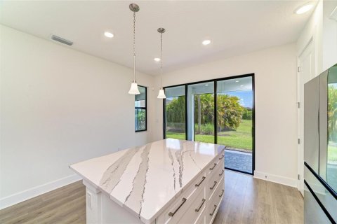 House in Bradenton, Florida 2 bedrooms, 172.05 sq.m. № 2238953 - photo 5