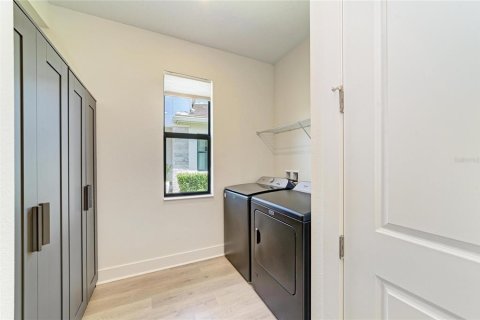 House in Bradenton, Florida 2 bedrooms, 172.05 sq.m. № 2238953 - photo 16