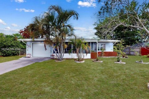 Casa en Port St. Lucie, Florida 3 dormitorios, 86.4 m2 № 2398159