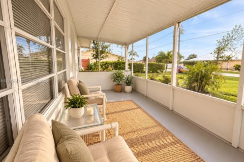 Casa en venta en Port St. Lucie, Florida, 3 dormitorios, 86.4 m2 № 2398159 - foto 4