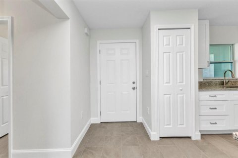House in North Port, Florida 4 bedrooms, 135.54 sq.m. № 1818903 - photo 7