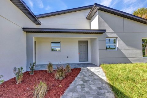 House in North Port, Florida 4 bedrooms, 135.54 sq.m. № 1818903 - photo 5
