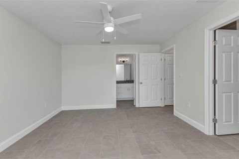 House in North Port, Florida 4 bedrooms, 135.54 sq.m. № 1818903 - photo 29